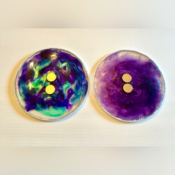 Hand Crafted Resin Halloween Ghost Magnets Set of 2 - Picture 4 of 4